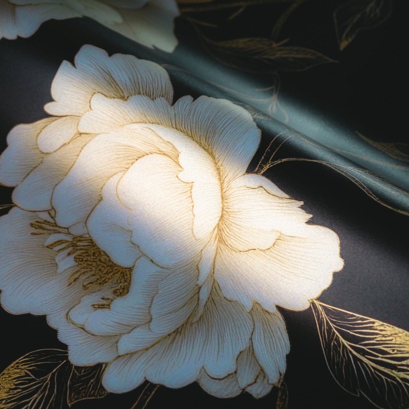 Addie Wallpaper - Painted Paper